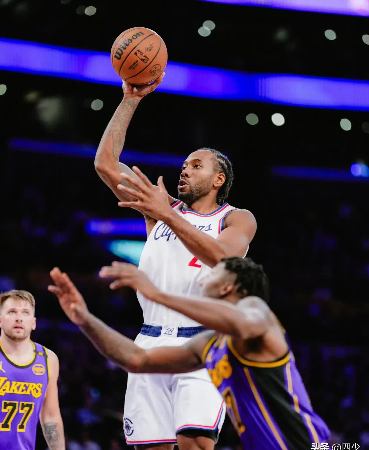 关于赛后洛杉矶快船备战荷甲，扳平良机细节曝光，更衣室稳定，年轻球员得到机会的信息